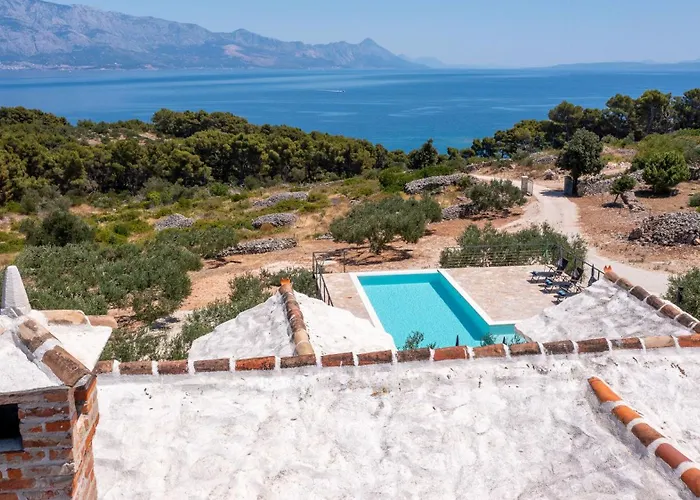 Frida Villa *