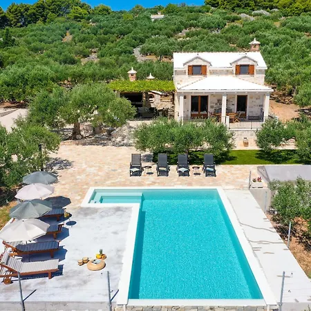 Villa Frida Sumartin