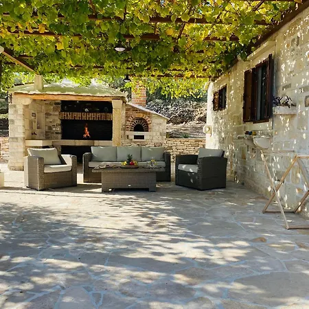 Frida Villa