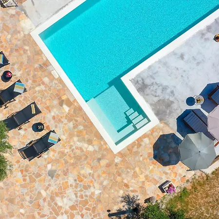 Frida Villa Sumartin