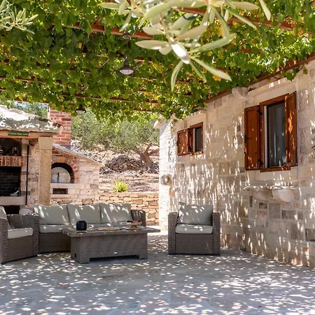 Frida Villa