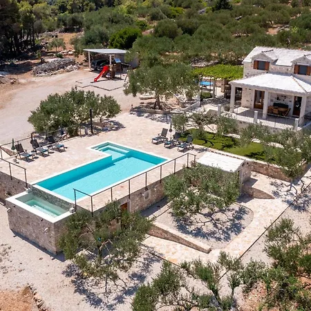 Frida Villa